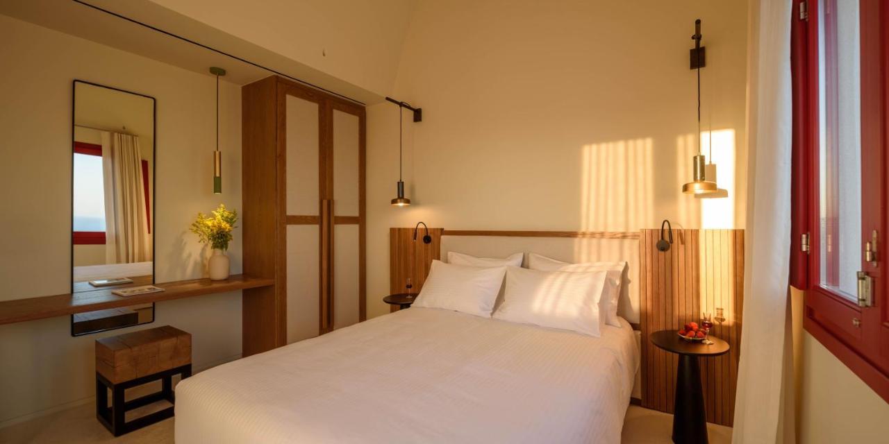 Potnia Theron Suites Акротири Экстерьер фото